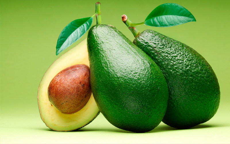 Детокс рецепт: Зелёный смузи с базиликом и авокадо